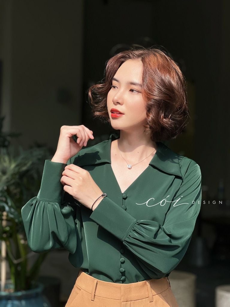 Áo lụa cổ tim tay phồng nút bọc Cói Design