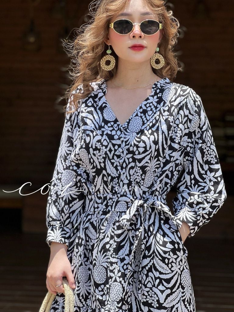 Đầm nút bọc cổ V kèm belt Linen Cói Design