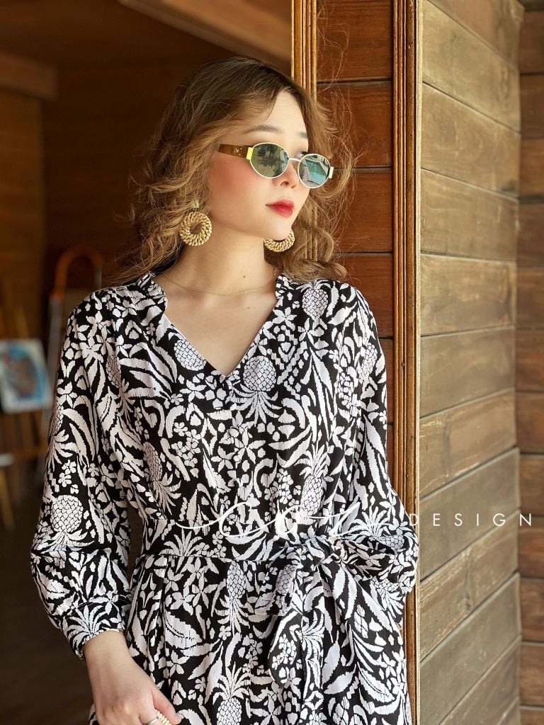 Đầm nút bọc cổ V Linen Cói Design