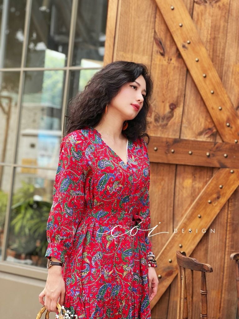 Đầm nút bọc cổ V Linen Cói Design