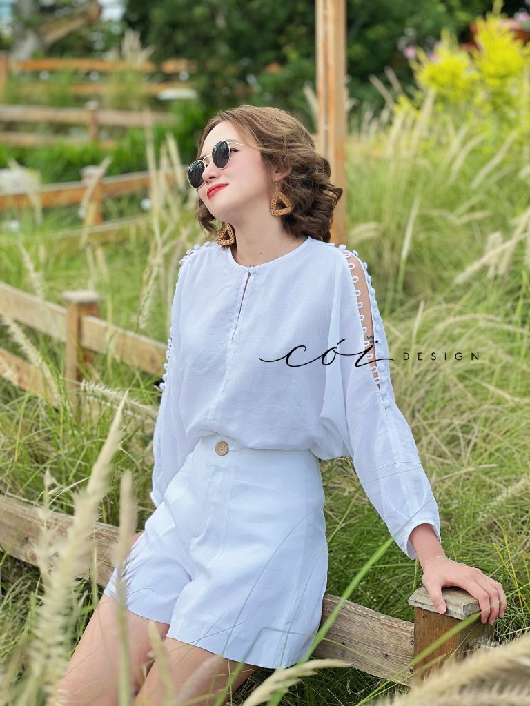 Áo nút bọc xẻ vai linen tưng premium Cói Design
