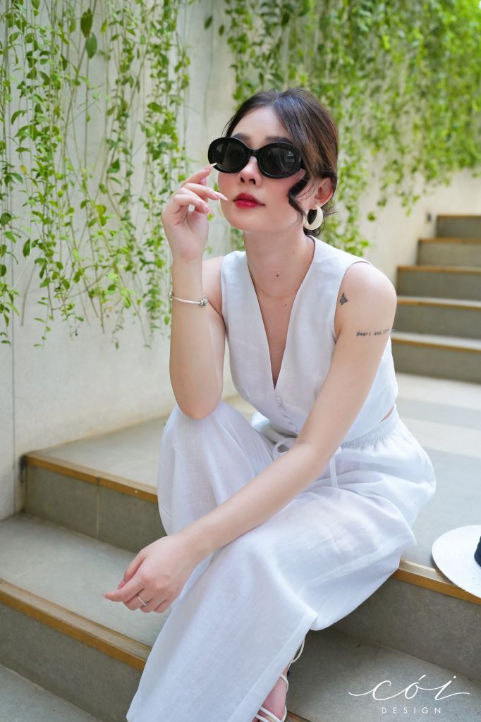 Áo cổ V nút bọc croptop Linen tưng premium Cói Design