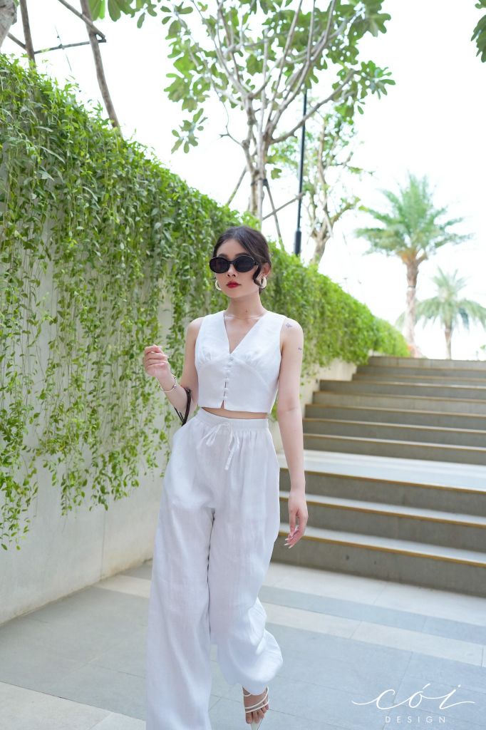 Áo cổ V nút bọc croptop Linen tưng premium Cói Design