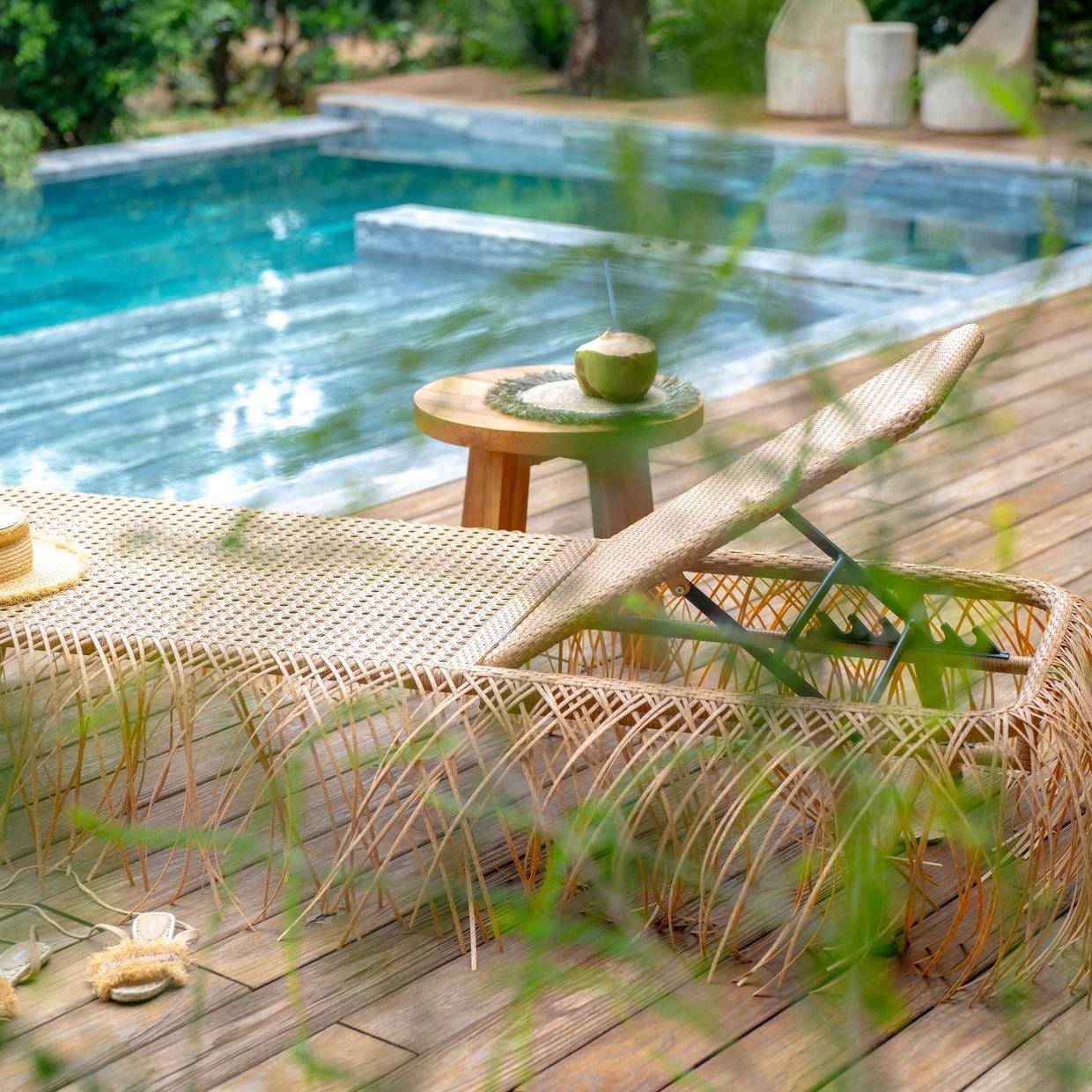  Giường Tắm Nắng Mây Nhựa Tua Rua 