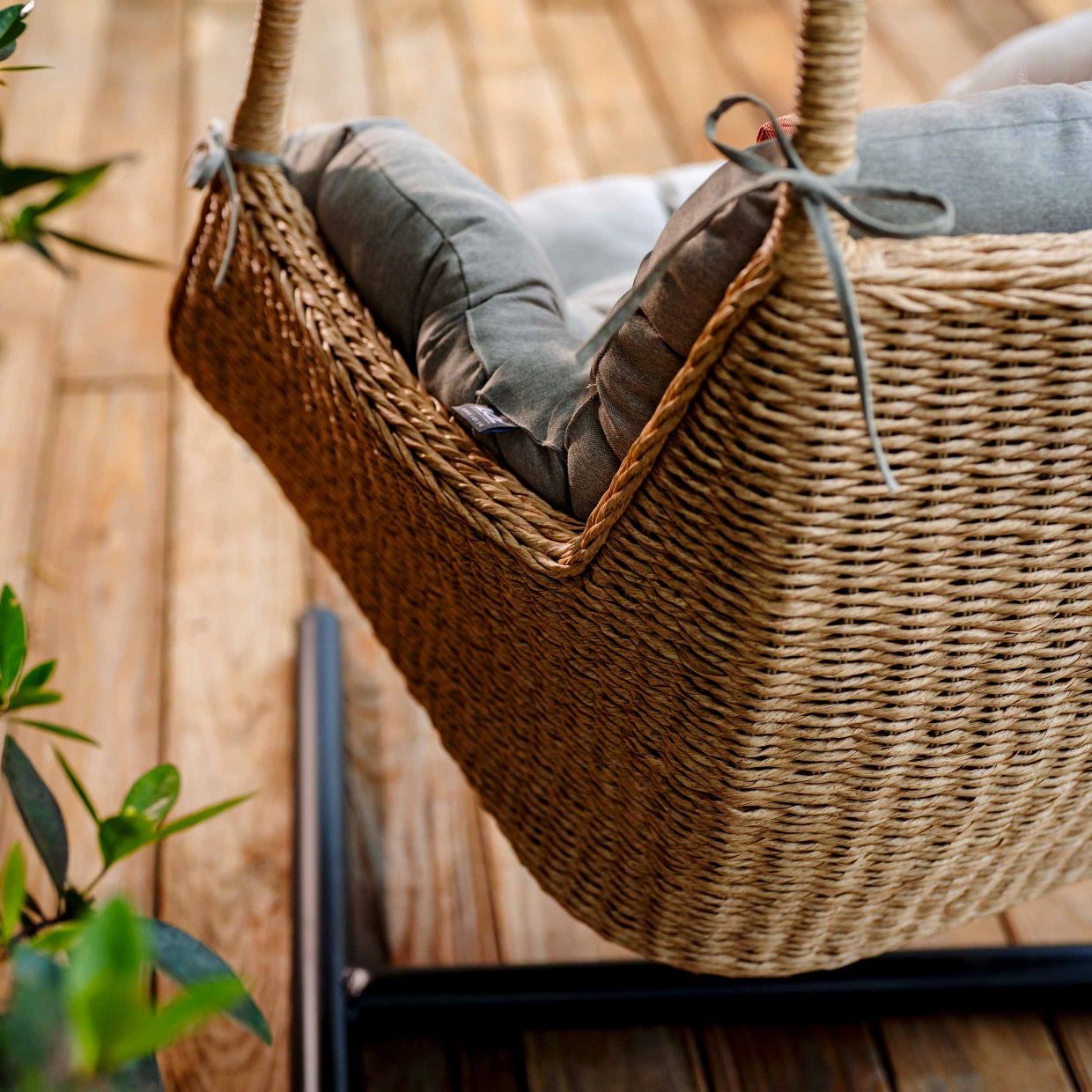  Xích Đu Mây Nhựa Tua Rua 