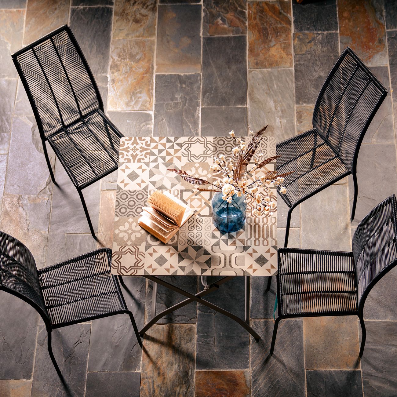  Bàn Ăn Vuông Gốm Marid 