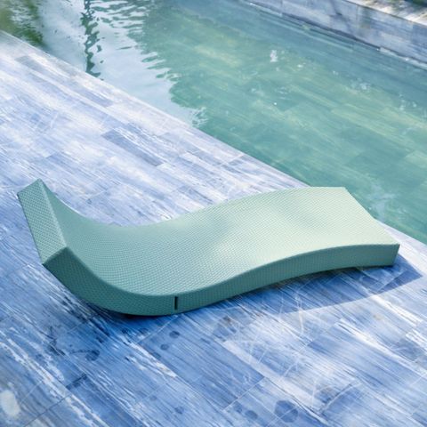 Giường Tắm Nắng Mây Nhựa Stream