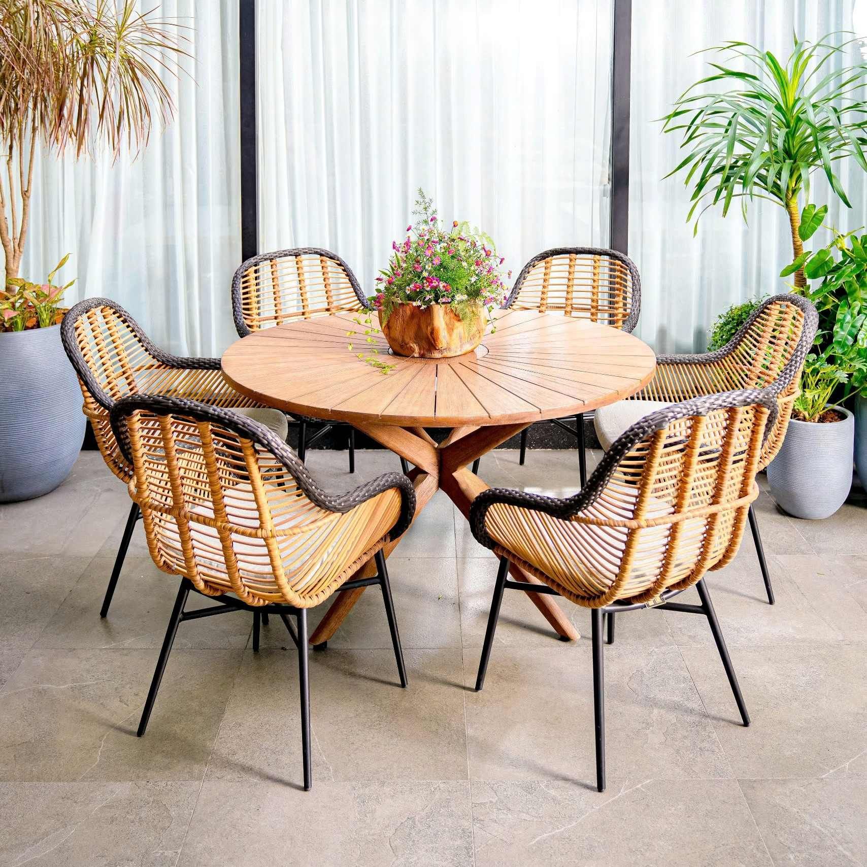  Bàn Ăn Tròn Gỗ Tràm Montana 