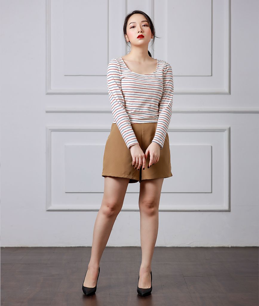  Áo Thun Cổ Vuông Tay Dài 