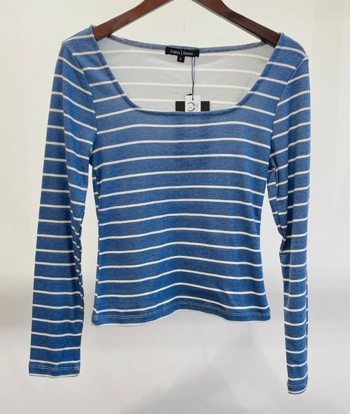 Áo Thun Tay Dài Cổ Vuông