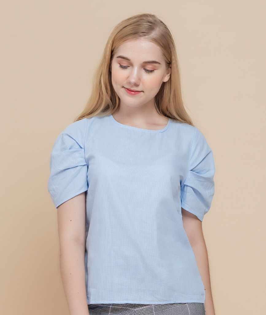  Áo kiểu nữ Lana  cổ tròn phía sau có nút cài 