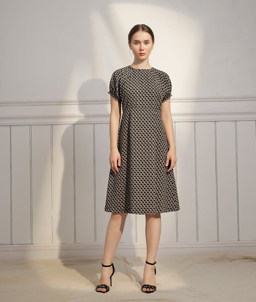  Đầm xòe chữ A cổ tròn nữ  Hima tay ngắn 