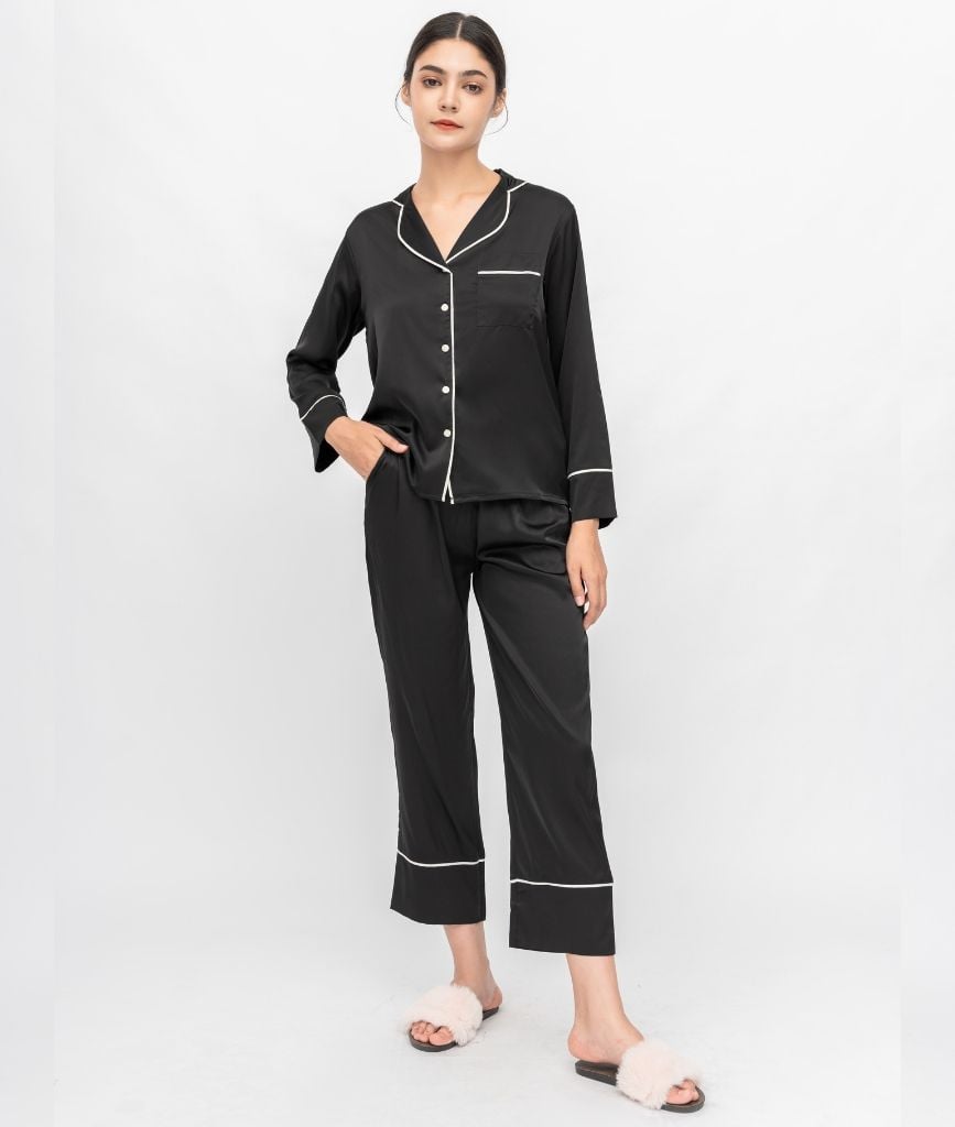  PJ Lụa Tay Dài Đen 