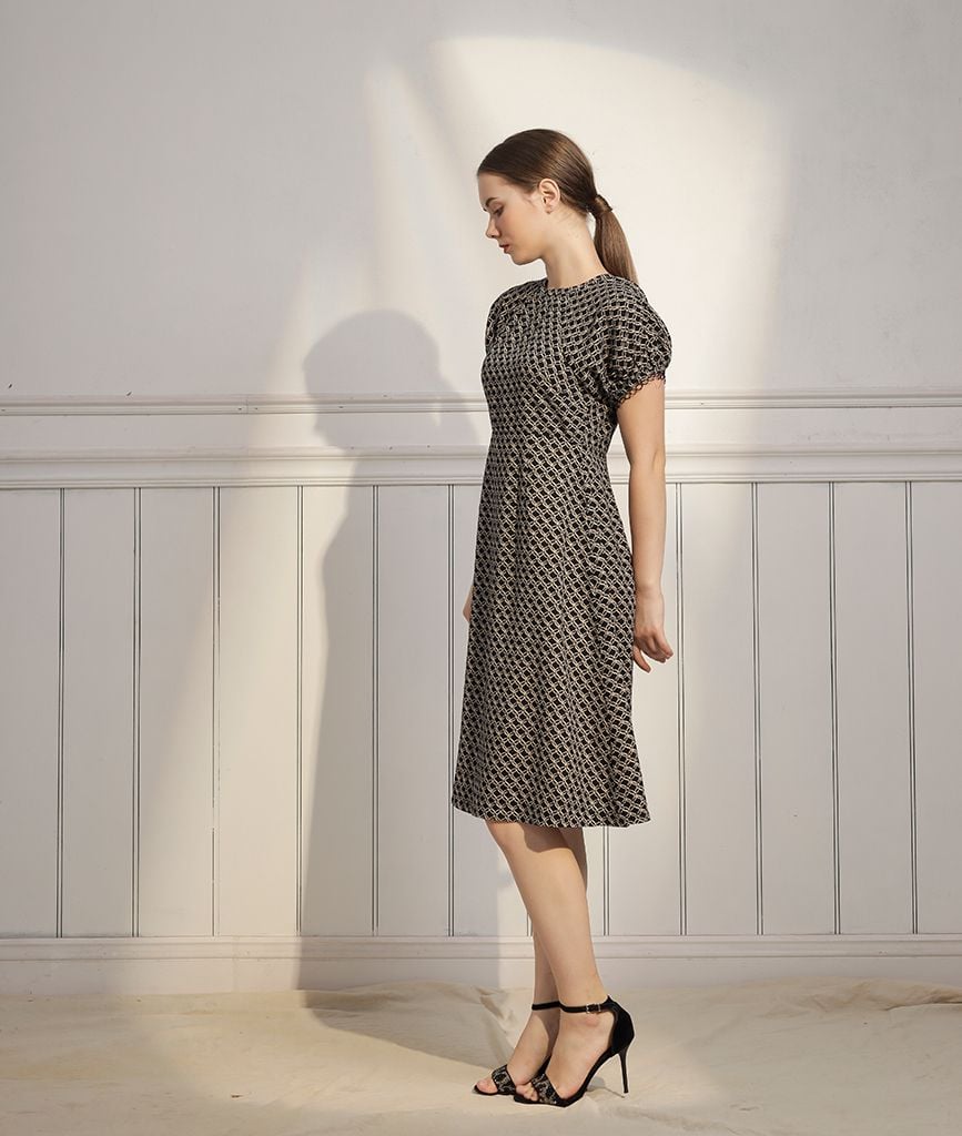  Đầm xòe chữ A cổ tròn nữ  Hima tay ngắn 