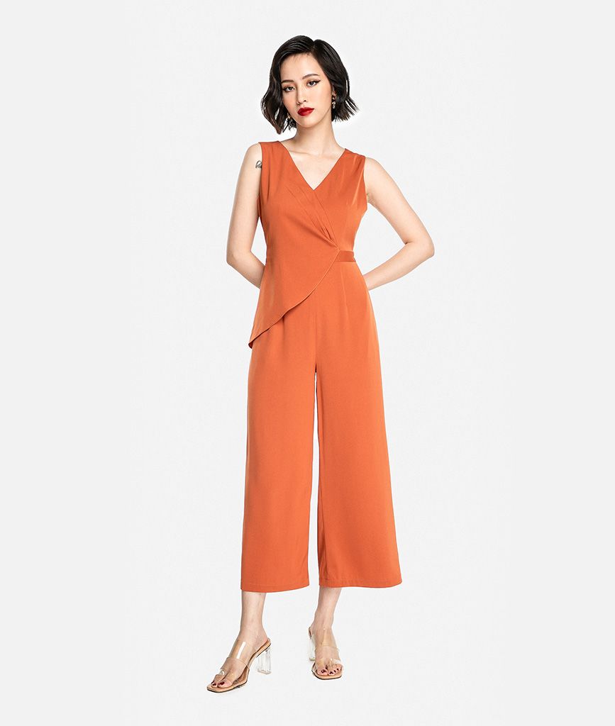 Jumpsuit sát nách vạt đắp