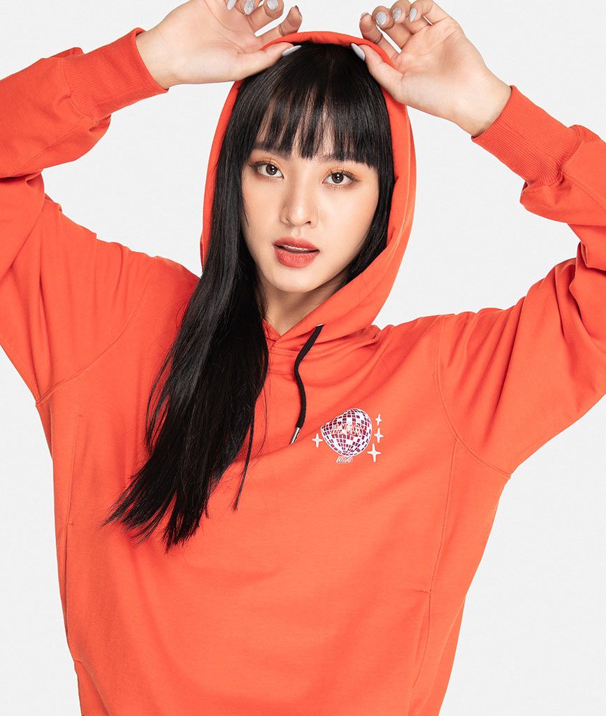 Áo hoodie oversize in chữ - Lỗi