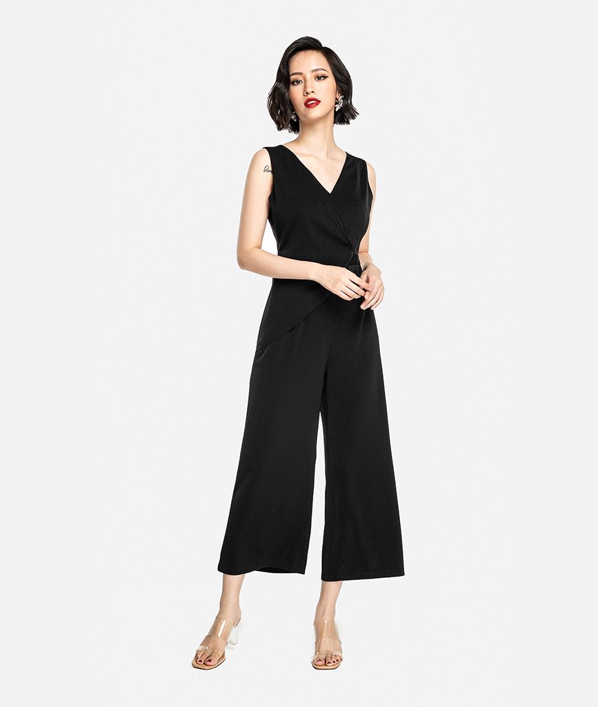 Jumpsuit sát nách vạt đắp