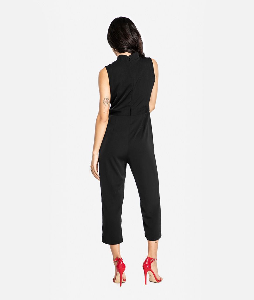 Jumpsuit sát nách cổ kiểu