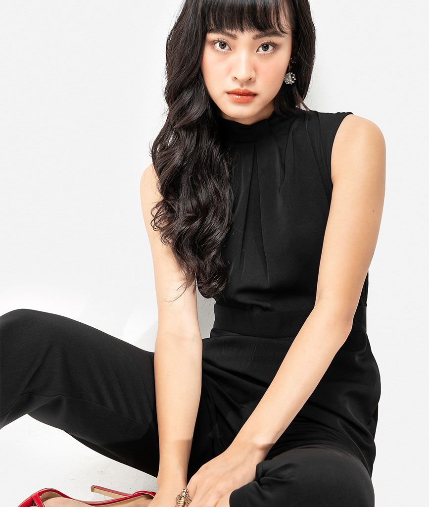 Jumpsuit sát nách cổ kiểu