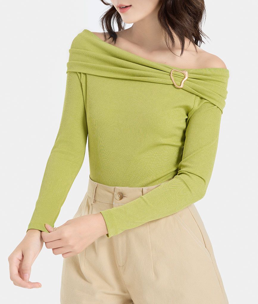 Áo thun gân offshoulder gắn khoen