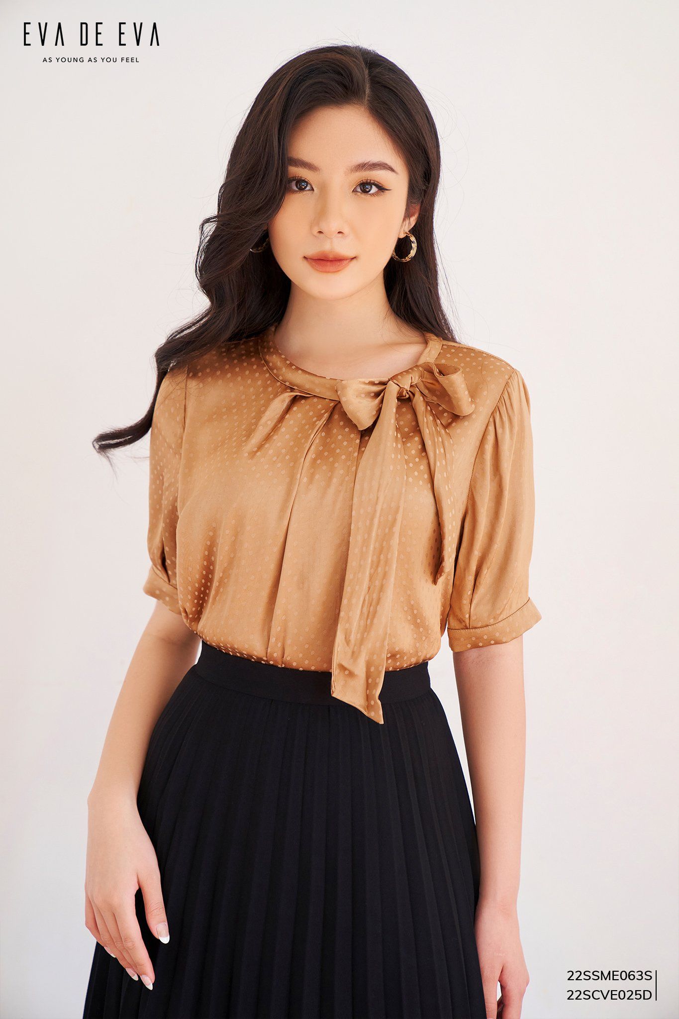  Sơ mi tay ngắn, Cổ nơ 22SSME063S 