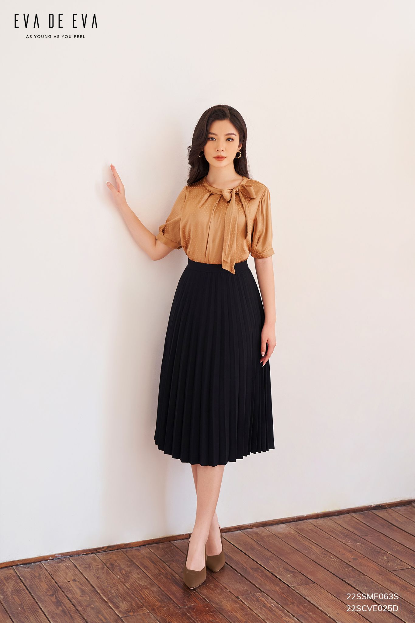  Sơ mi tay ngắn, Cổ nơ 22SSME063S 