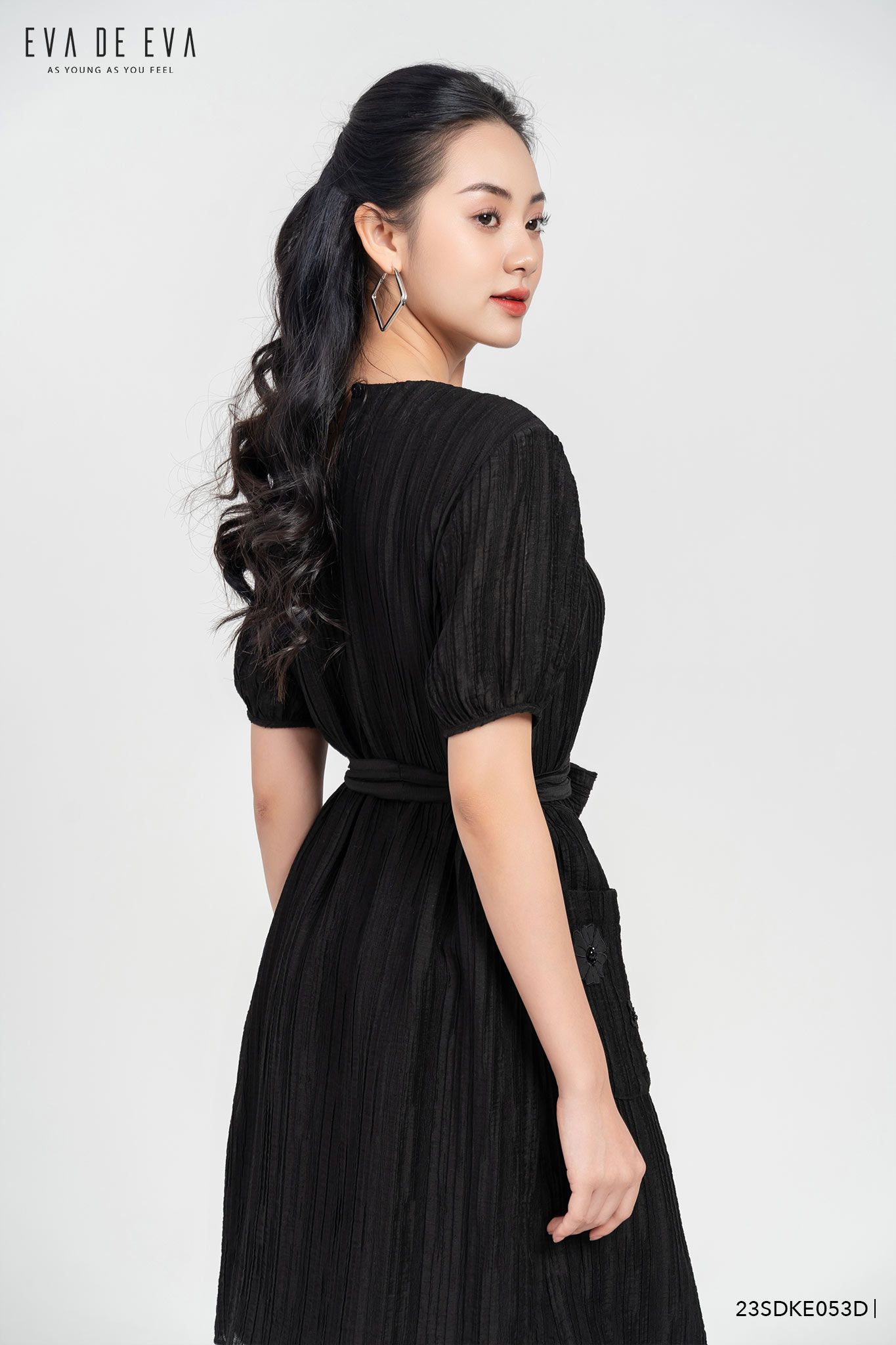  Đầm tay ngắn, Dáng thắt eo 23SDKE053D 
