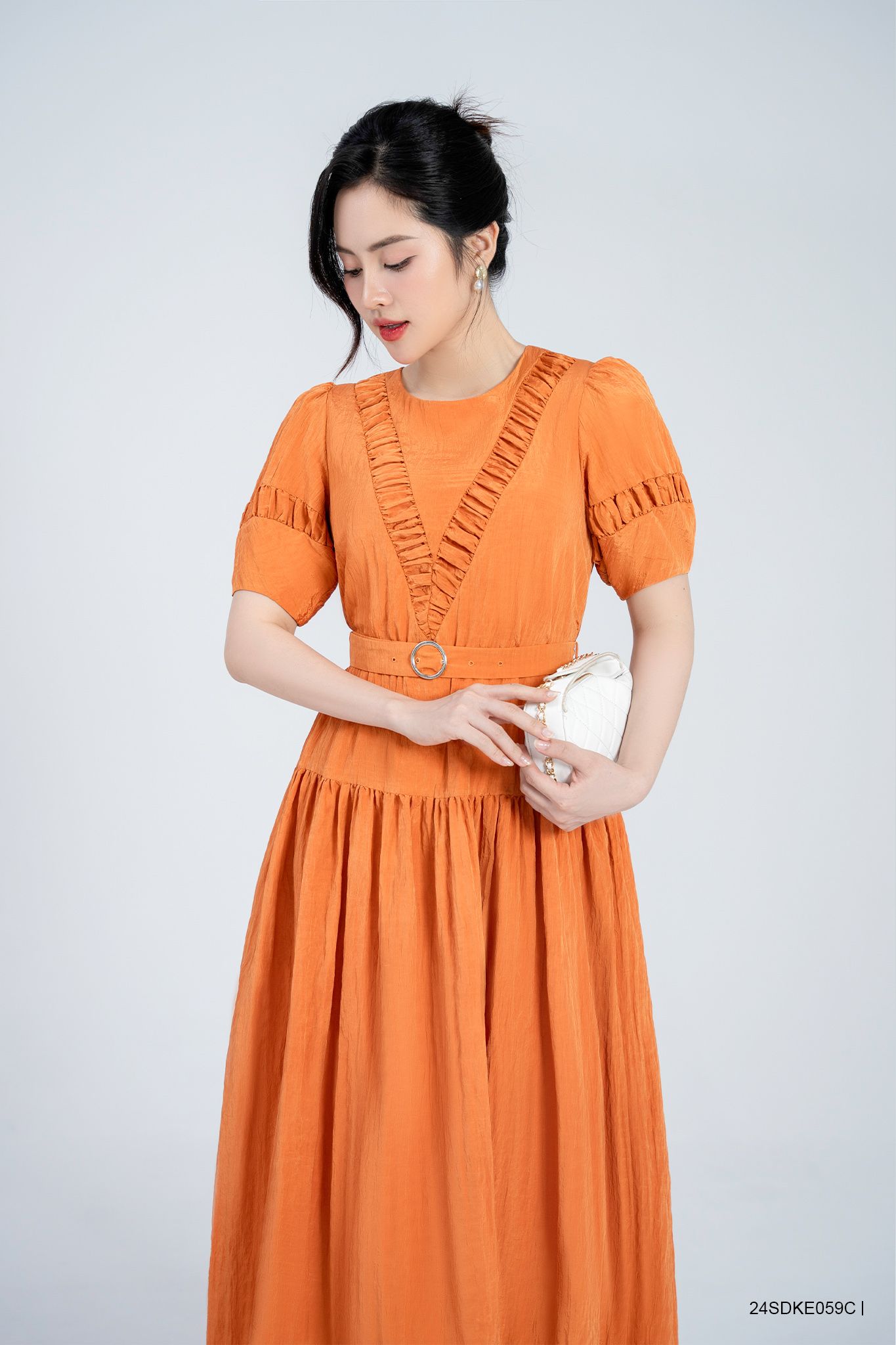  Đầm tay ngắn, Dáng thắt eo 24SDKE059C 