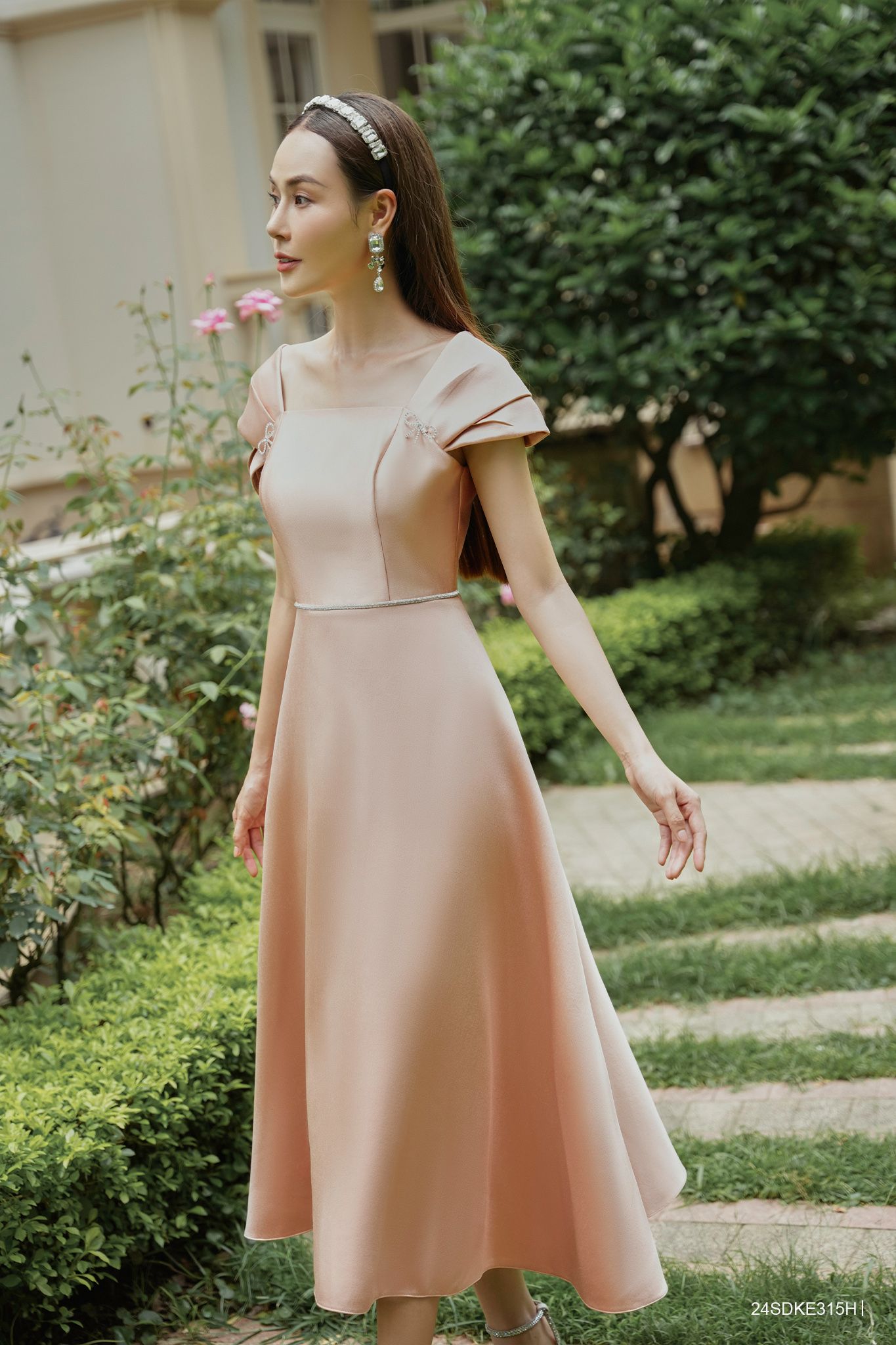  Đầm tay ngắn, Dáng thắt eo 24SDKE315H 