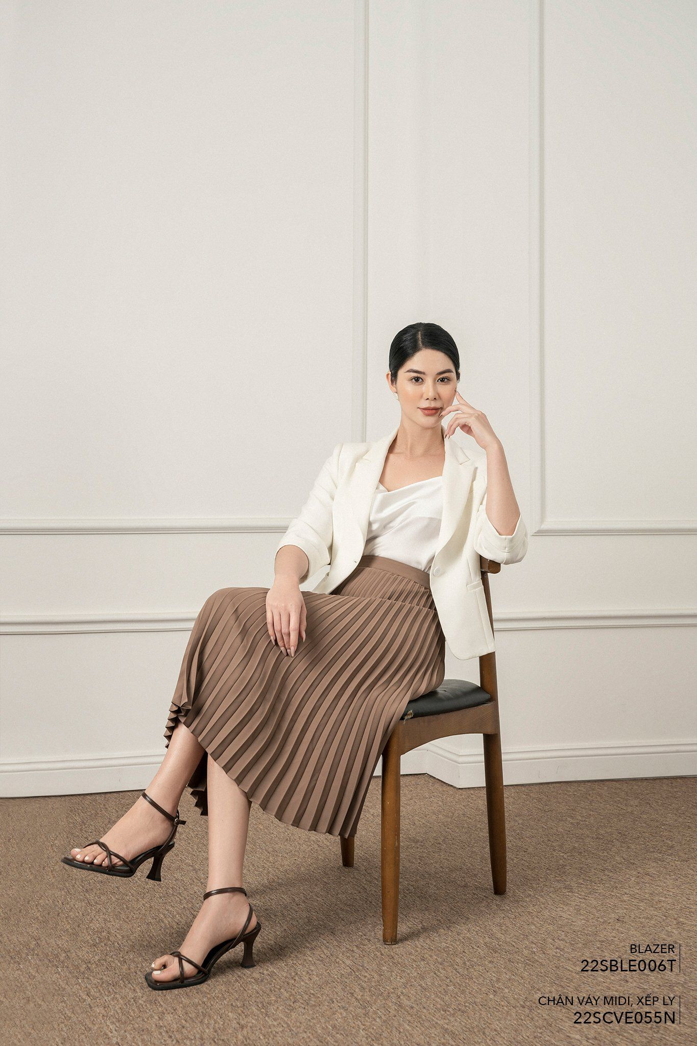  Chân váy Midi, Xếp ly 22SCVE055N 