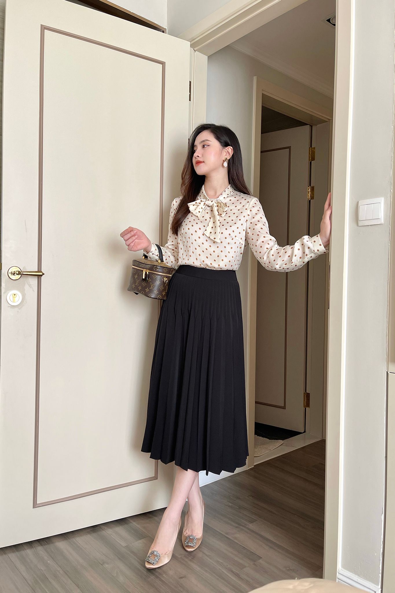  Chân váy Midi, Xếp ly 21ACVE057D 