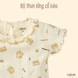  Bộ cotton thun Hàn kiểu dệt Jacquard tay ngắn cổ bèo quần lửng bé gái - 8935334000605 