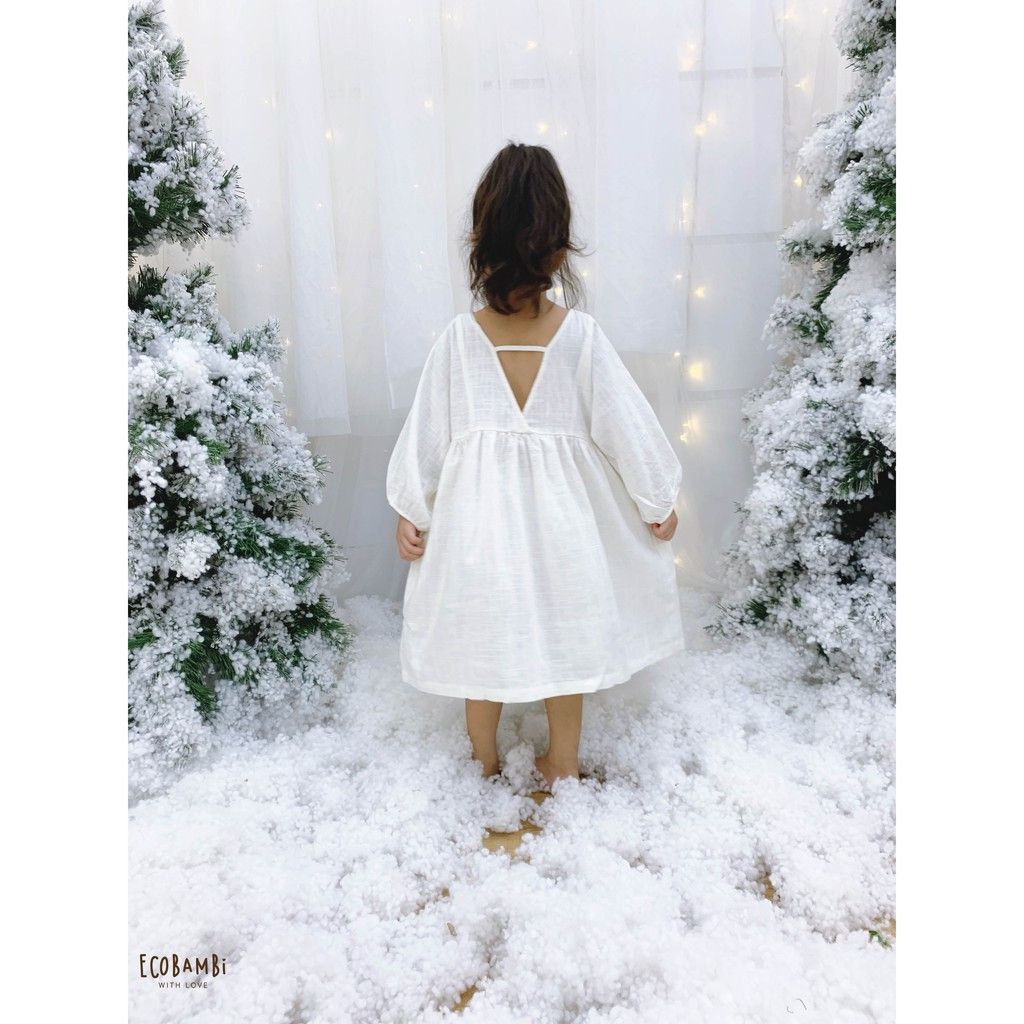  Đầm linen xẻ lưng V bé gái 