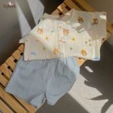  Bộ cotton Muslin Unisex tay ngắn, QUẦN SHORTS phong cách Hàn Quốc in Gấu phối quần kẻ sọc caro cho bé ECOBAMBI 