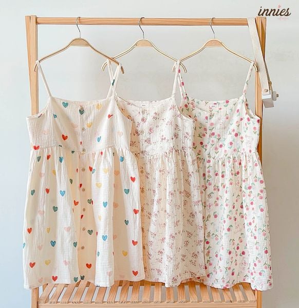  Đầm 2 dây cotton muslin, nút cài giữa, dáng xoè đáng yêu mặc nhà cho nữ Innies - IN-23DAMNU002 