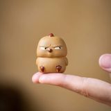  Tượng Chú Gà Cáu Kỉnh 