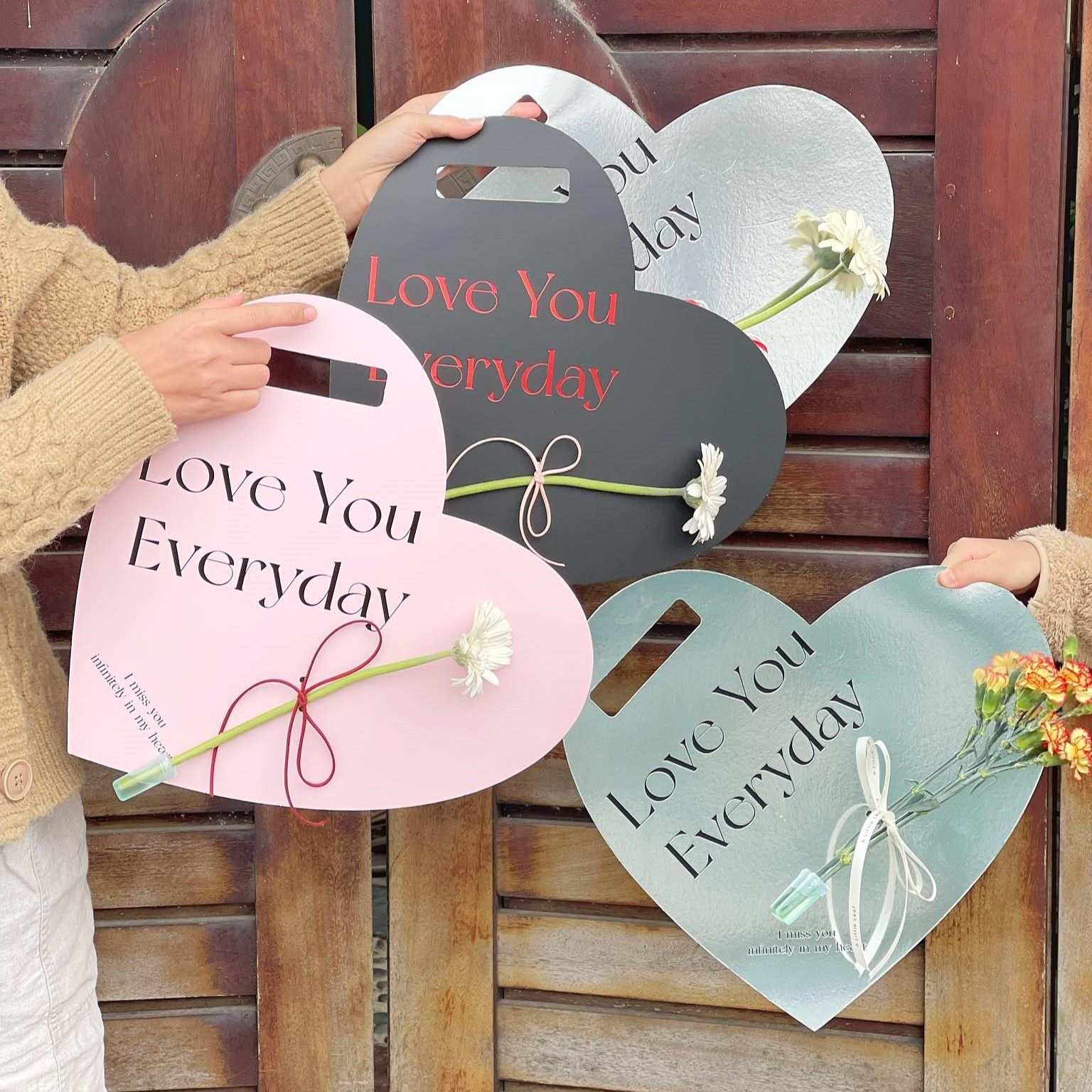  Bìa Trái Tim Đính Hoa 20/10 