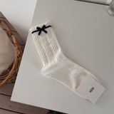  Tất Nơ Tiểu Thư 