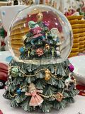  Hộp Nhạc Quả Cầu Pha Lê Cây Thông 