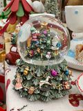  Hộp Nhạc Quả Cầu Pha Lê Cây Thông 