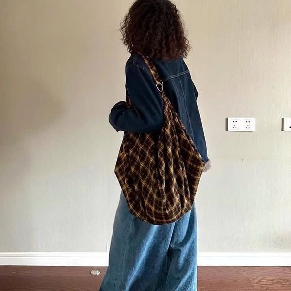  Túi Tote Kẻ Caro Cá Tính 