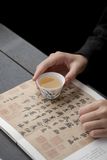  Chén Sứ Vẽ Tay Hoa Lam Hồng 
