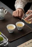  Chén Sứ Vẽ Tay Hoa Lam Hồng 