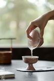  Ấm Trà Vẽ Tay Hoa Đào Nở Rộ 