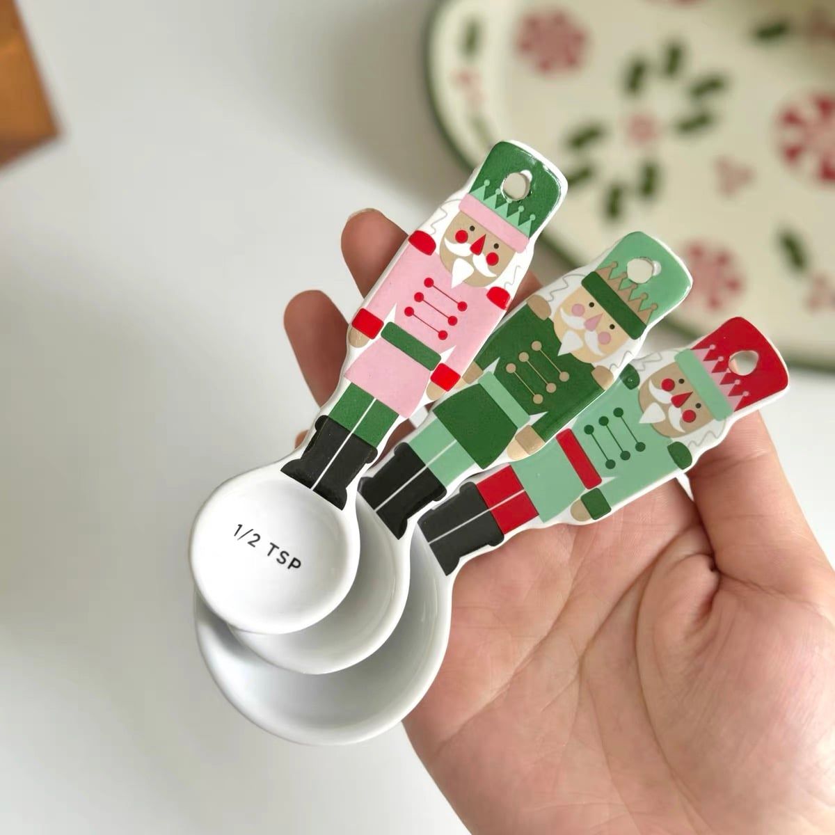  Set Thìa Đong Người Lính Kẹp Hạt Dẻ 