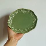  Đĩa Trái Cây Và Cành Hoa Xanh 