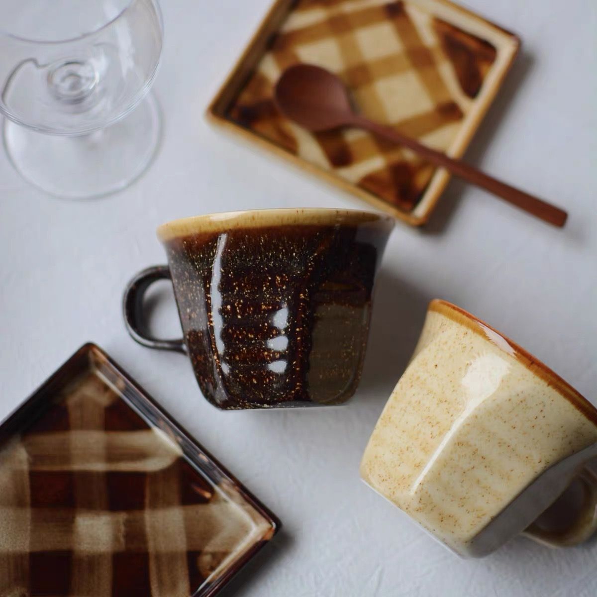  Ly Cafe Vẽ Tay Màu Nâu Cổ 