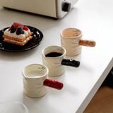  Cốc Rót Sữa Tay Cầm Đỏ 