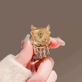  Cài Áo Sư Tử Đỏ Và Xanh 