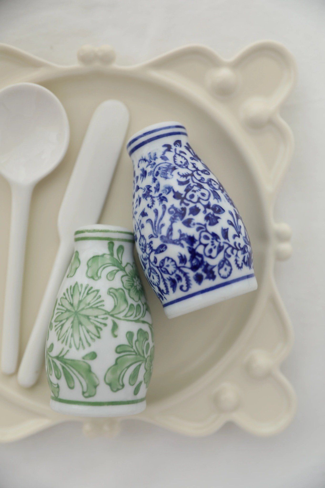  Bình Lắc Tiêu Vẽ Tay Thời Trung Cổ 